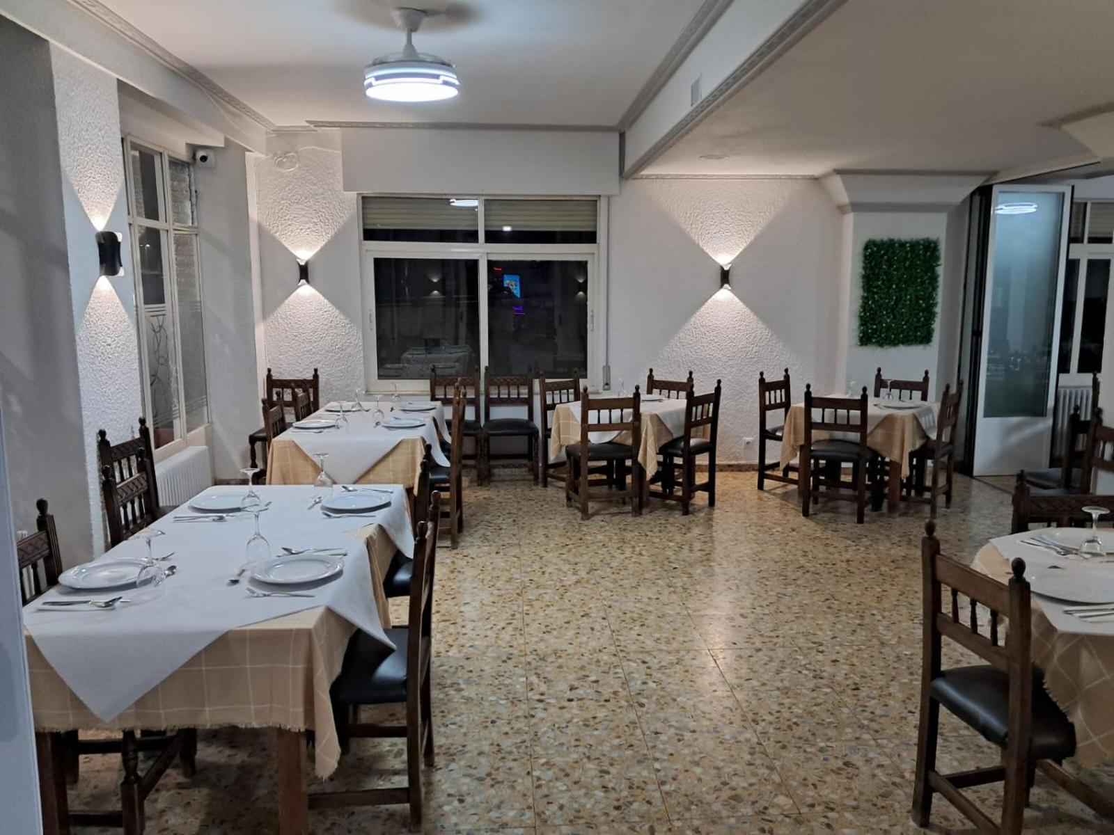 Hostal San Miguel Villalobar Bagian luar foto