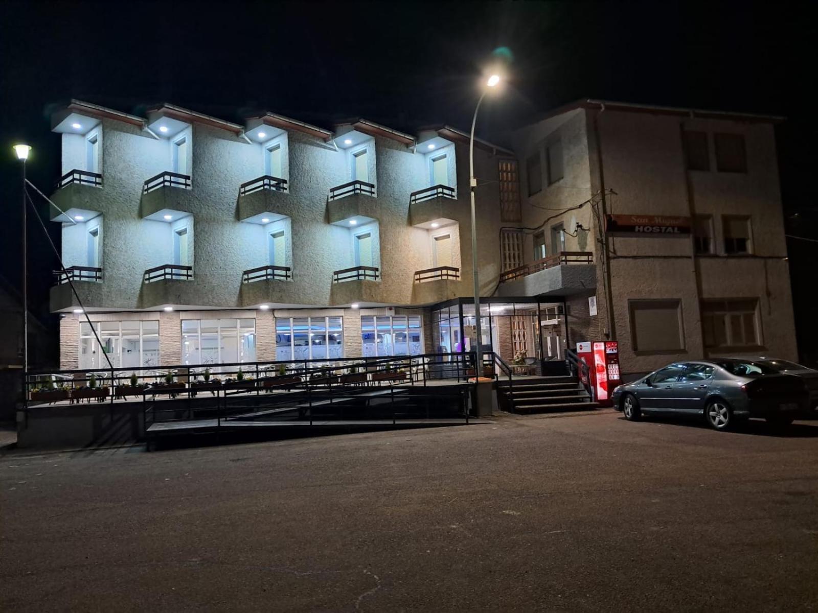 Hostal San Miguel Villalobar Bagian luar foto
