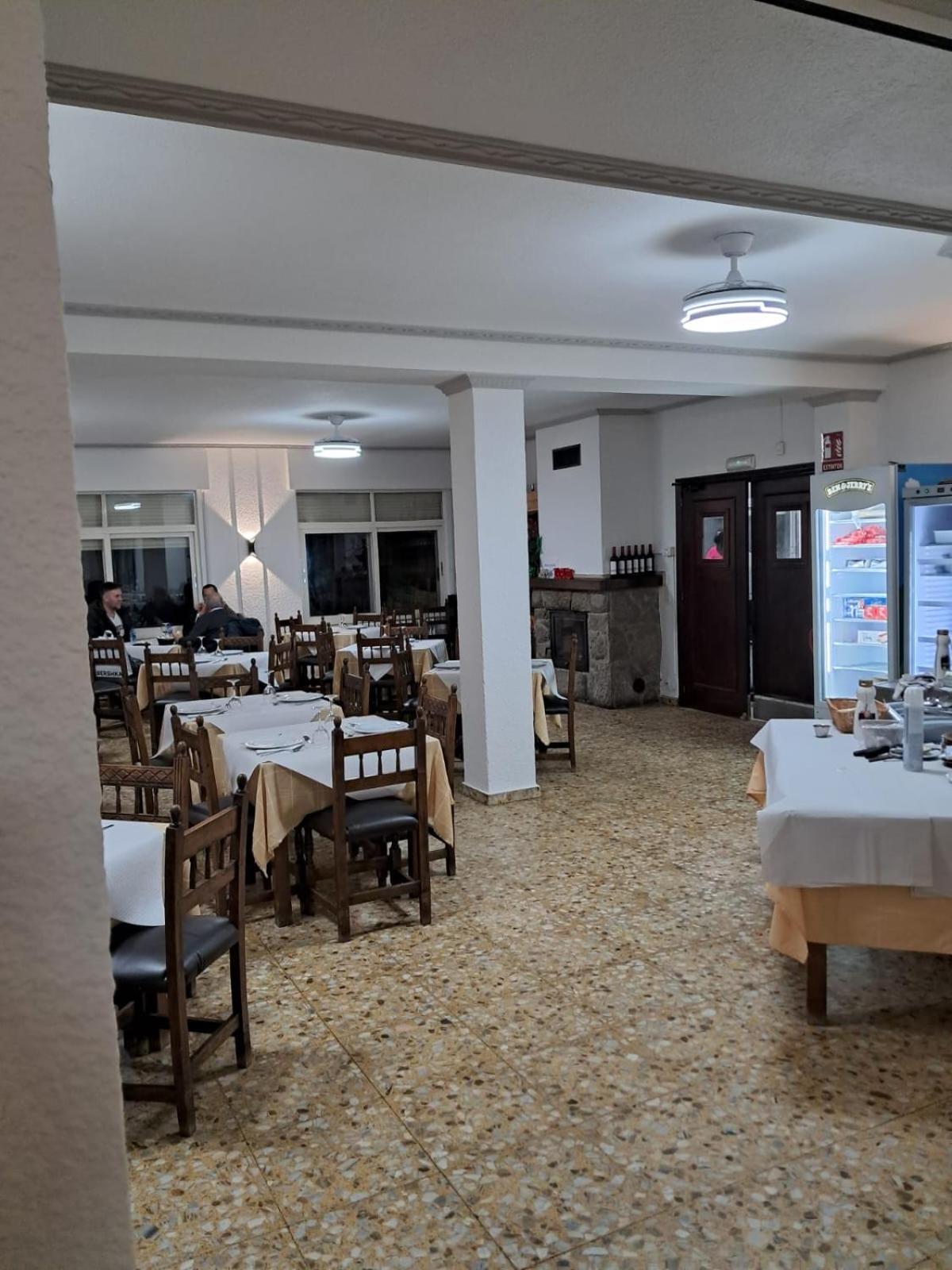 Hostal San Miguel Villalobar Bagian luar foto