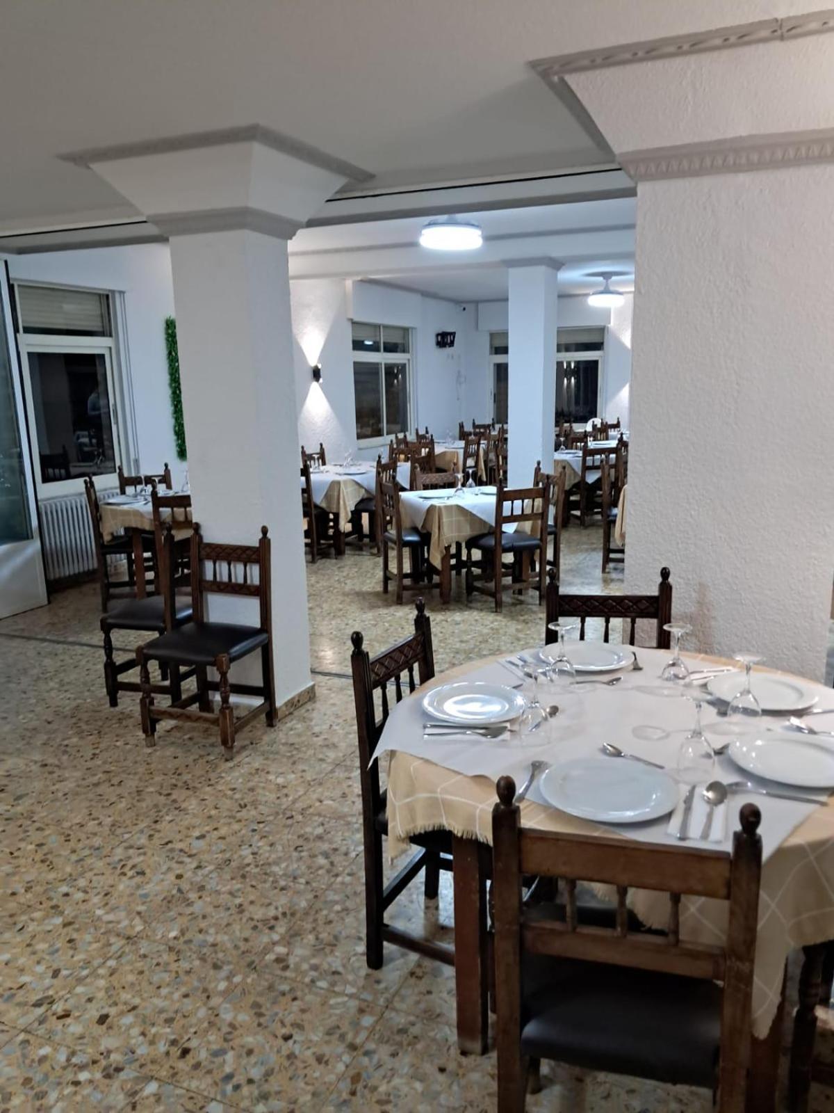 Hostal San Miguel Villalobar Bagian luar foto