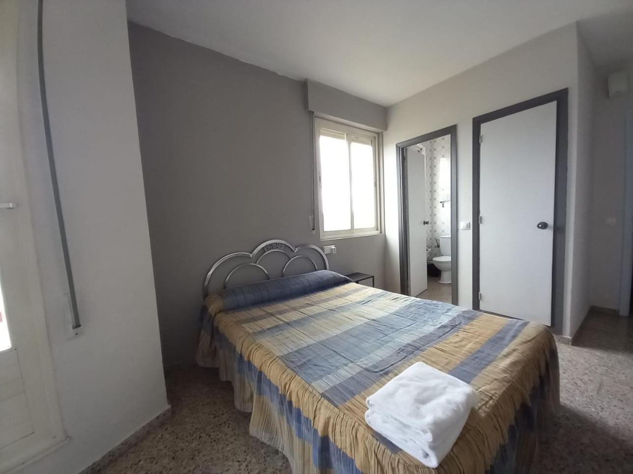 Hostal San Miguel Villalobar Bagian luar foto