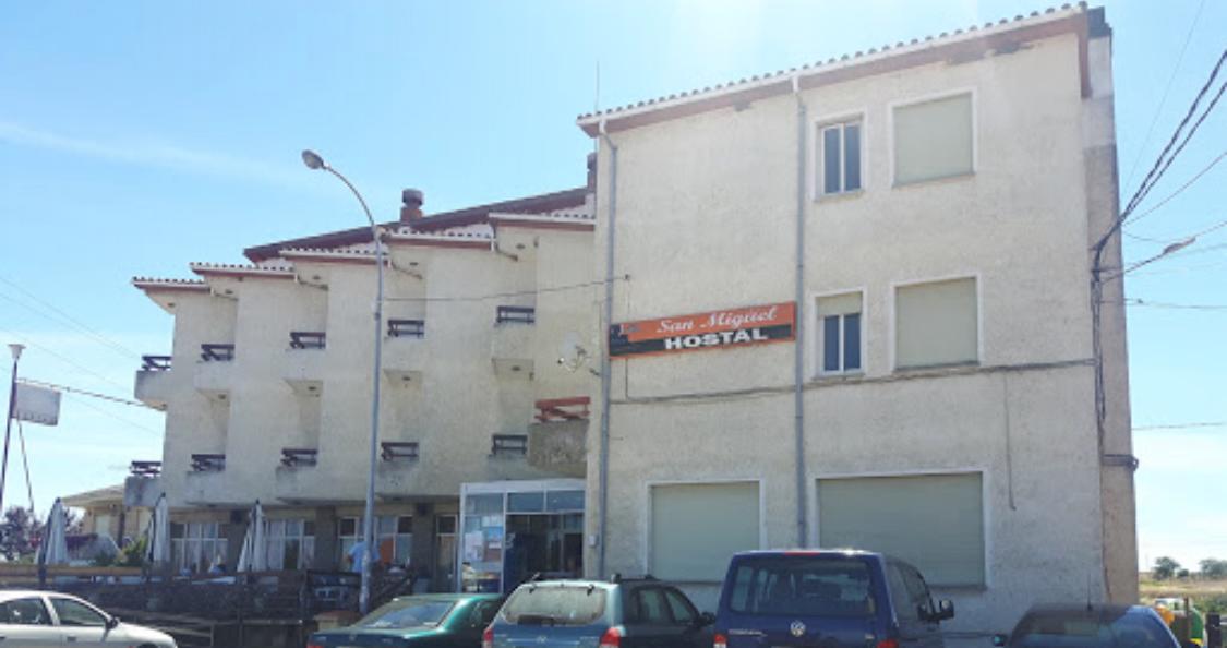 Hostal San Miguel Villalobar Bagian luar foto