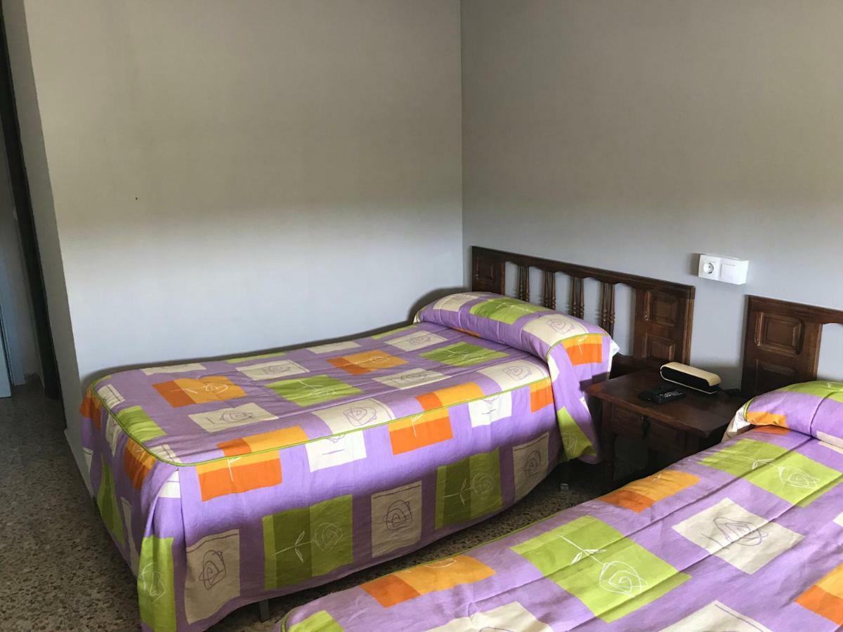 Hostal San Miguel Villalobar Bagian luar foto